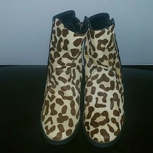 WOMEN'S CHEETAH VERY VOLATILE BOOTIES SZ.8